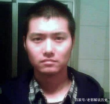 寸头检验"颜值"?剪发前普普通通路人甲,推光后:劳改犯出狱!