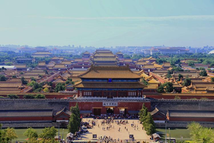最后,用在景山望春亭拍到的故宫全景图展示故宫的宏伟,壮观