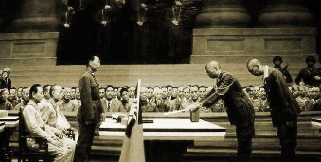 1945年日本无条件投降杜鲁门的一个决定差点引发美国内战