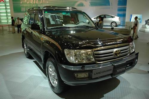 丰田陆地巡洋舰前45度外观图片