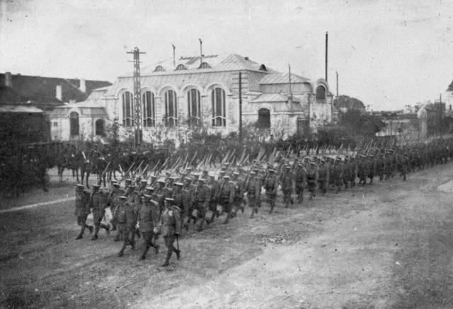 罕见老照片记录1914年日德战争中在青日军(图)