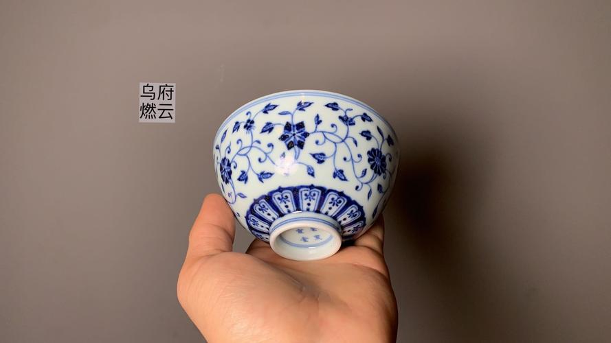 乌府景德镇一峯手绘青花缠枝鸡心品杯春风祥玉茶杯