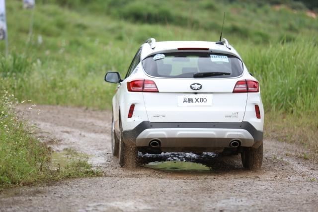 动力充足,品质出色,试驾一汽奔腾x80