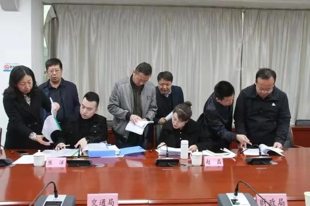 座谈会上,李轩围绕太谷区贯彻落实市第五次党代会精神以及防汛救灾和