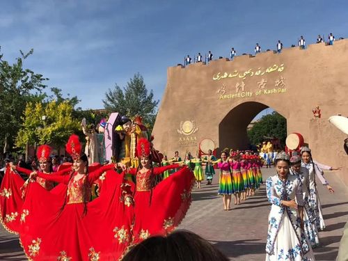 "中国旅游日"新疆喀什会场活动启动 达人四地联动直播