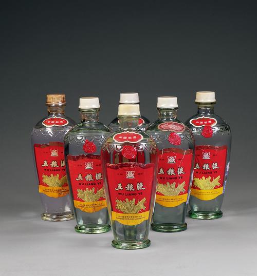 1983年产交杯牌五粮液