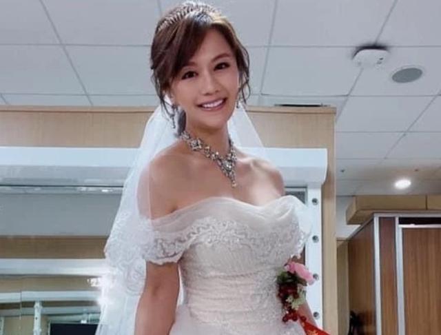 女星苗真承认离婚回想儿子受伤经历不禁落泪