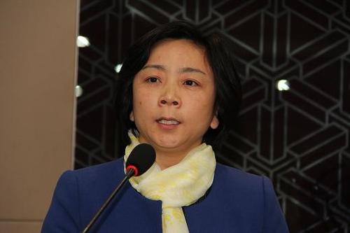 闫继红同志在会上讲话