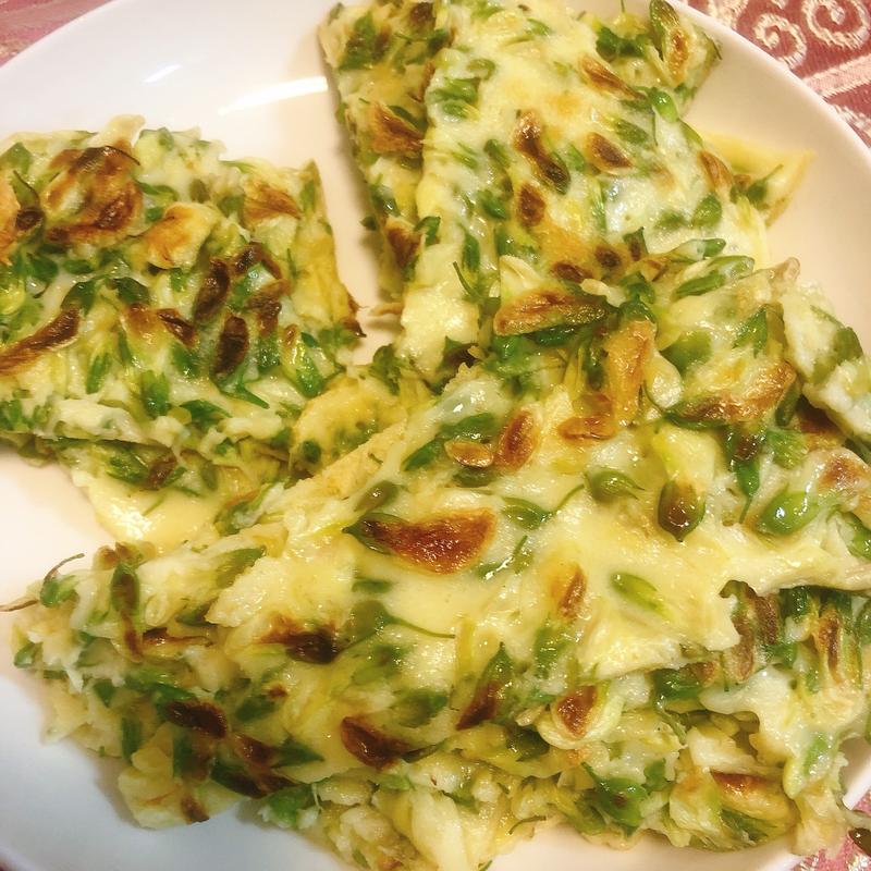 槐花鸡蛋饼怎么做_槐花鸡蛋饼的做法_豆果美食