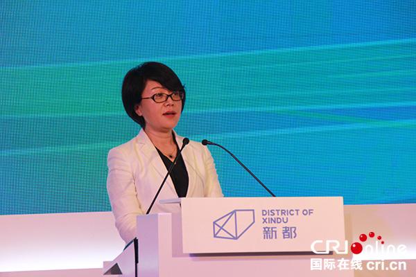 图片默认标题_fororder_新都区政府副区长刘清推介会上介绍新都区情