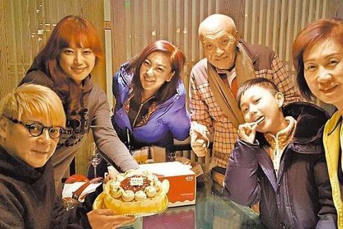 54岁莫少聪承认与妻子离婚少了运气和缘分