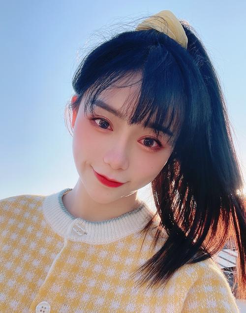 近日,《陈翔六点半》演员冷檬,在社交媒体上,晒出三张照片并配文:"