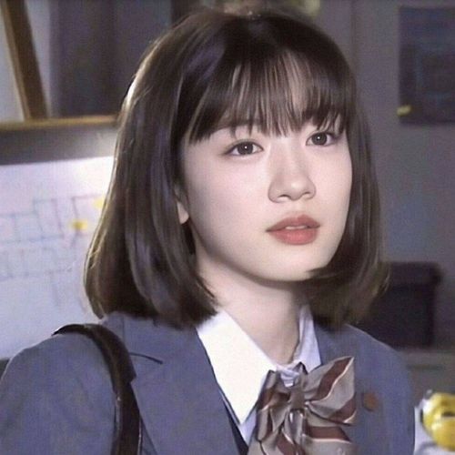 求日系短发女生头像