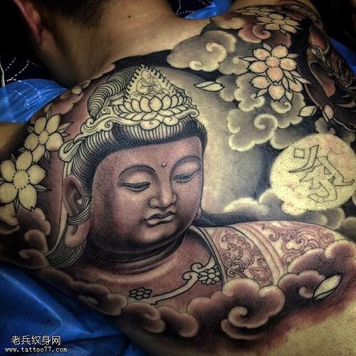 背部传统佛祖纹身图案