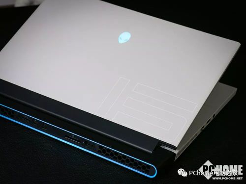 未来感十足的轻悍游戏本alienwarem15r2图赏