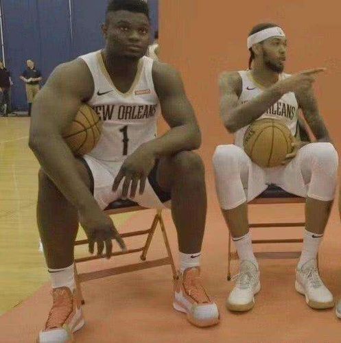 小腿美感分3个等级:胖虎小短腿c级,字母哥阿杜a级,那sss级呢