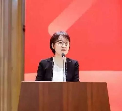 卢新宁将赴港履新,重温她20年前采访金庸