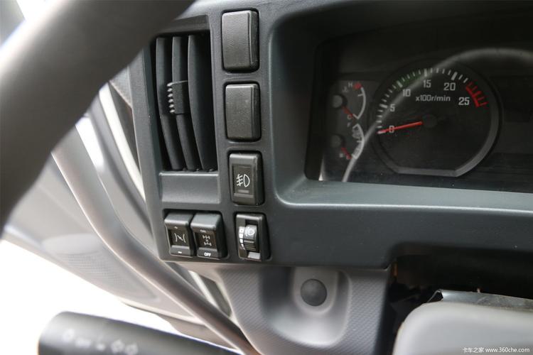 庆铃 五十铃 vc46 牵引车