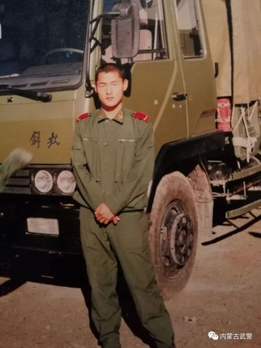 这些武警军装,你穿过哪一身?_服装