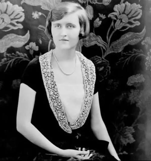 克拉克竟然把所有的财产捐赠了出去. 图2(胡格特.