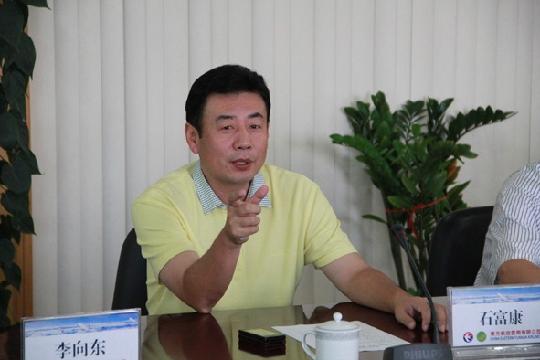 图3:东航云南公司石富康总经理发言.
