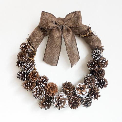 松果是手工一个个粘上去然后上色的,极费工夫.直径约27cm.