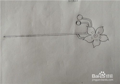 然后,我们在画上小珠子,如图所示.