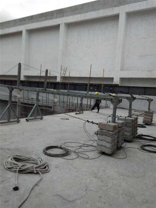 恭喜东莞施工吊篮租赁公司承接碧桂园小区外墙补漏工程的吊篮安装出租