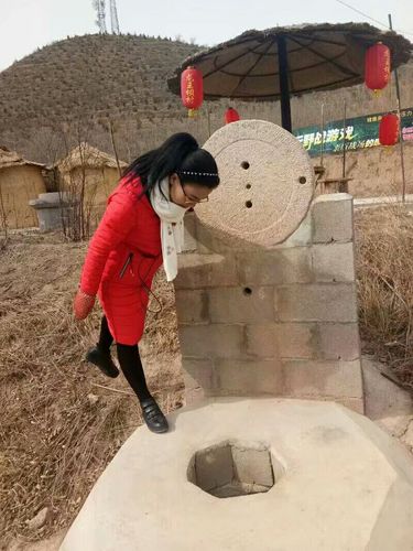 辘轳女人和井