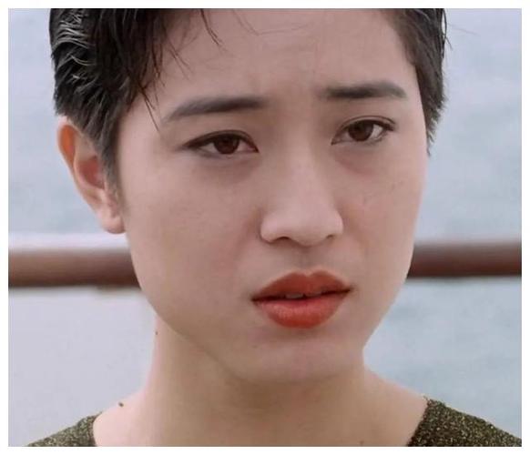 港姐出身的陈法蓉,54岁气质依旧动人,简直冻龄啊