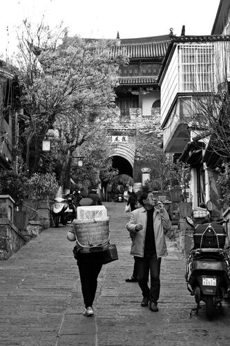 写美篇  编号:0001 时间:2019年3月29日 地点:云南省大理市下关镇龙尾