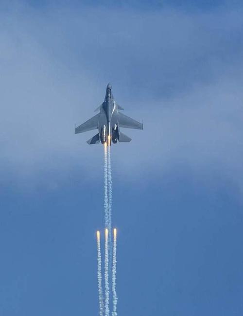 2018新加坡航展特技飞行表演集锦 为了好评放出大招