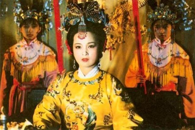 贾府的大厦倾塌真的同元春失势有关吗看看她是怎么说的