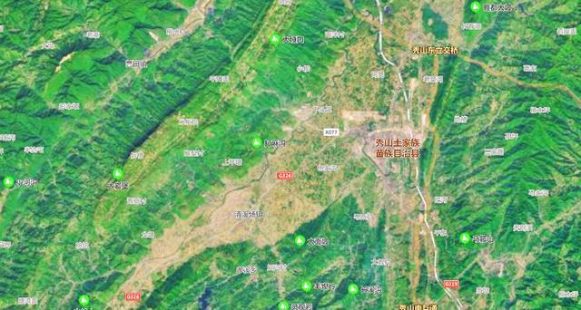 而秀山县另外三个街道,乌杨街道4.8万人,平凯街道4.6万人,官庄街道2.