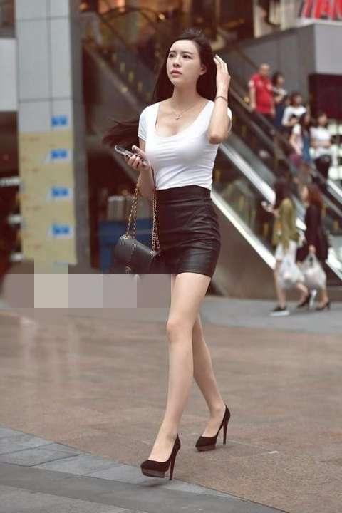 街拍美女:已经到寒冬了,离露长腿的夏天还远吗