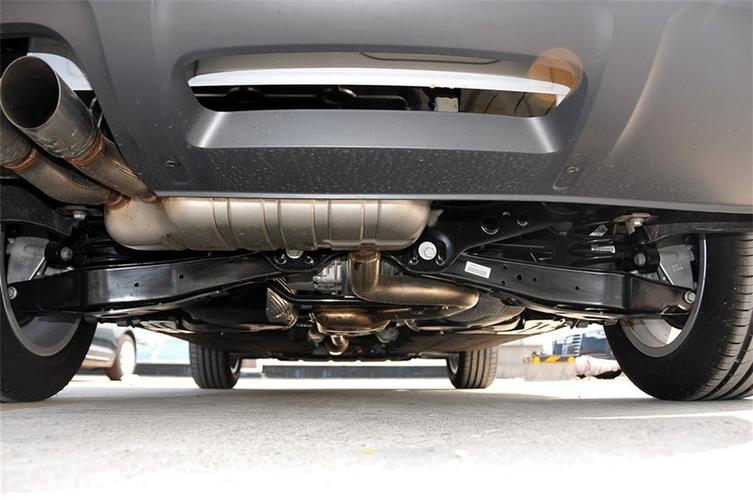 奥迪q3(进口)引擎底盘