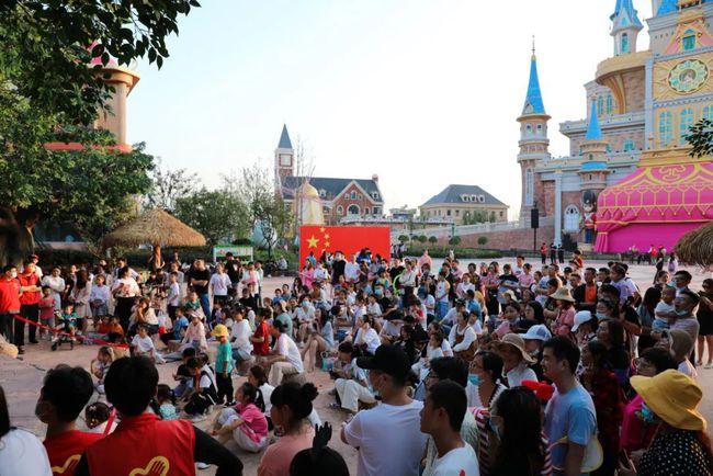 国庆假期,射阳安徒生童话乐园开启"嗨玩"模式