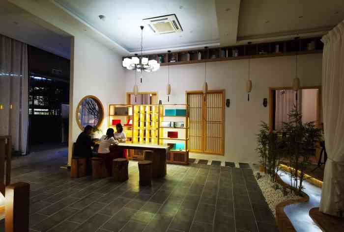 东篱居茶馆 (钱江世纪城总店)