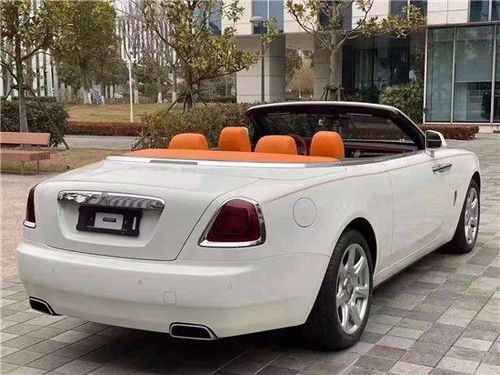 21款劳斯莱斯曜影豪华跑车可以乘座四人