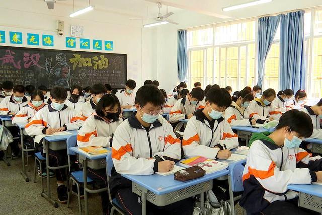 武汉七一华源中学,推行一科无作业日,受学生和家长欢迎