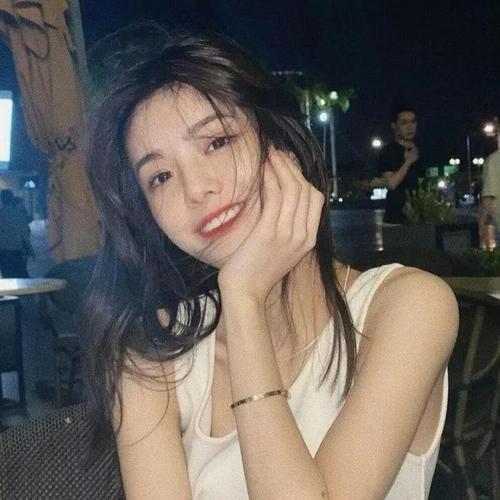 那些笑容治愈的美女头像