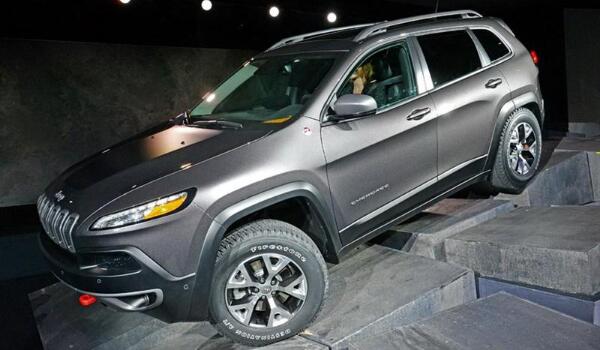 suv排行榜网 汽车评测 手机阅读 自由光jeep旗下越野性能较强的中型