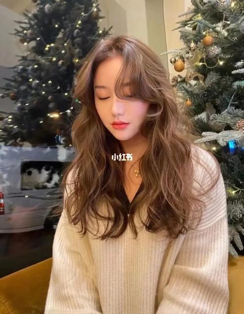 96慵懒法式卷,搭配八字刘海和摩卡棕绝美_发色_卷发