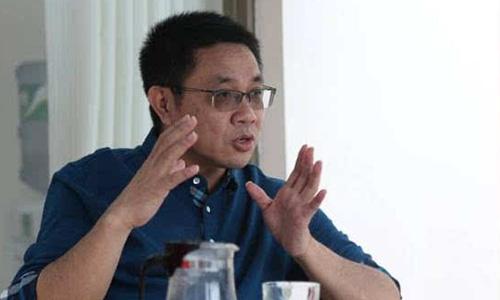 北大才子卖肉卖出百亿 被央视表扬 送家乡人百套别墅被党媒批评
