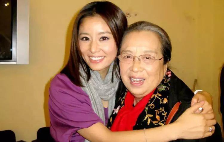 容嬷嬷李明启26岁照片曝光,惊艳了岁月,比赵薇还要美