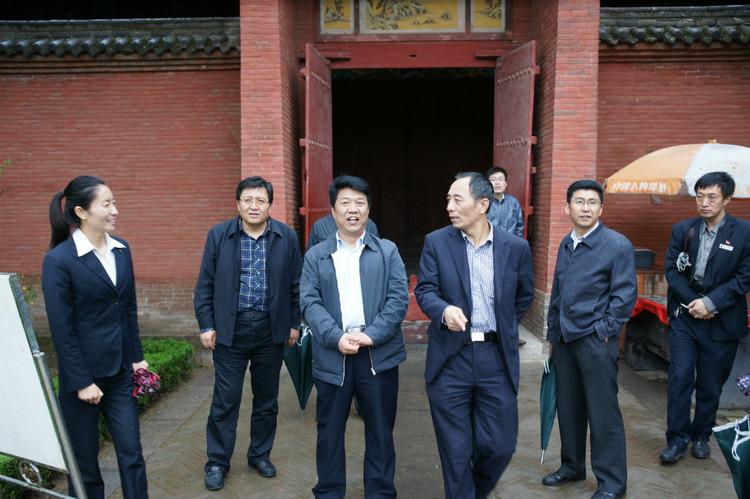 山西省委派驻运城督导组在解州关帝庙景区调研
