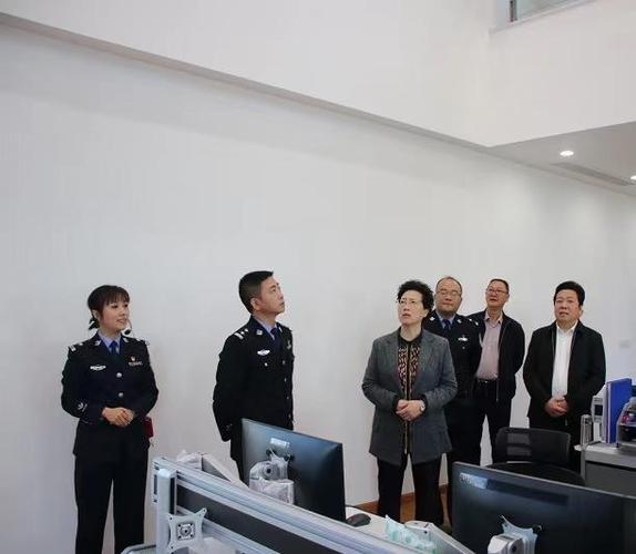 自贡市沿滩区:区人大常委会党组书记,主任黄翠梅视察调研全区公安系统