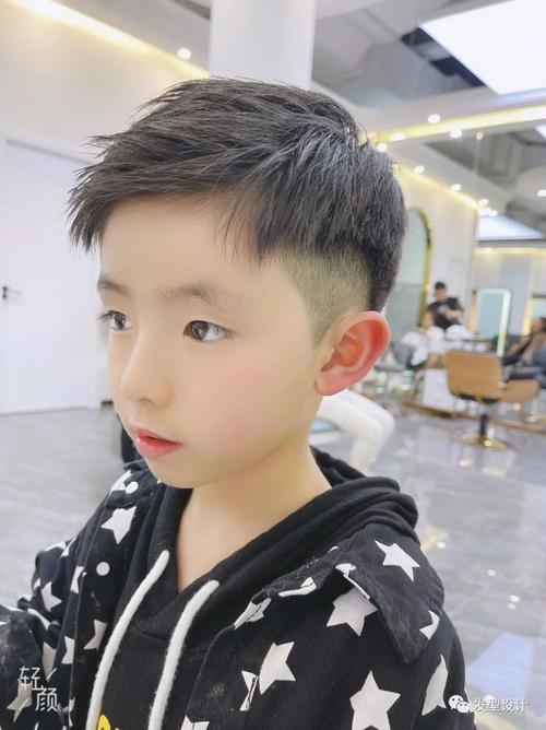 简单又帅气的男童发型.