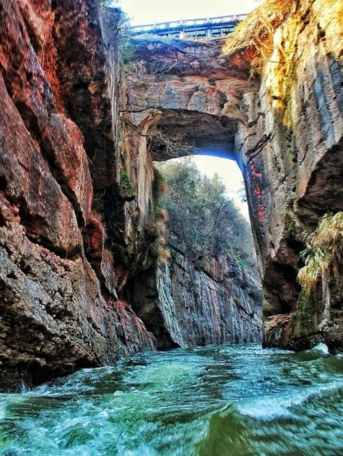  p>天生桥河水利风景区属于国家级景区,位于江苏省南京市溧水区洪蓝