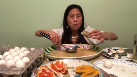 世界排名第17名华裔职业女大胃王去世 死因未曝光